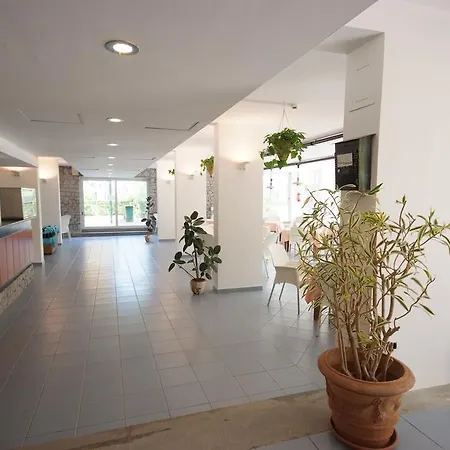 Elite Aparthotel 3*